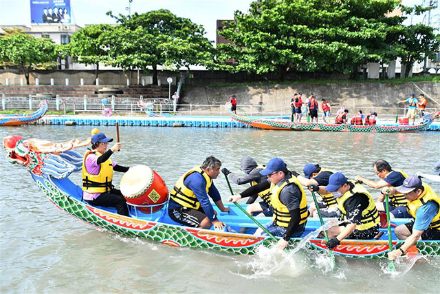 五月五慶端午 鹿港夜間龍舟賽盛大回歸 6月22日至6月24日一連3天在福鹿溪水道熱鬧展開 ...