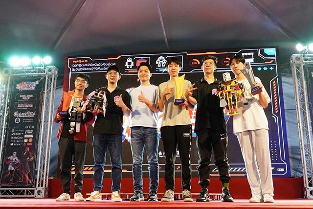 出席八德資訊商圈機器人格鬥賽盛會　揮別疫情以嶄新面貌歡迎國內外玩家 ... ...