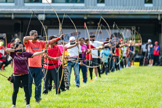桃園市長盃「全國傳統射箭」錦標賽登場 全國120組隊伍、360名選手以箭會友 ... ...