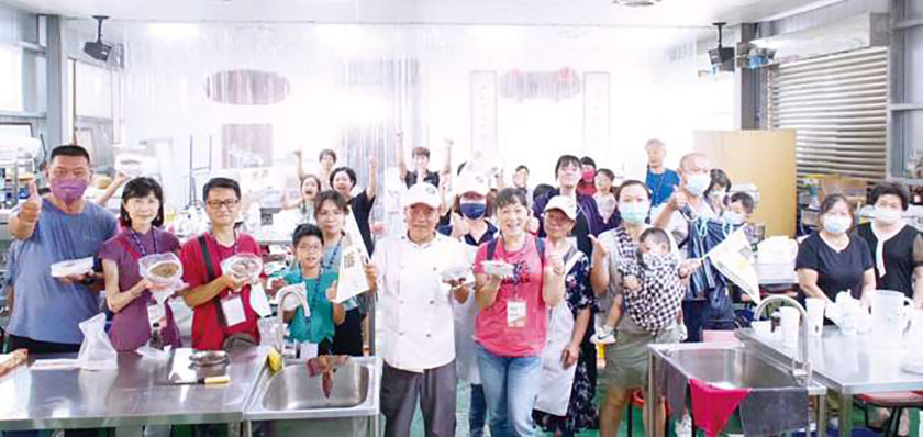 農遊金門 民眾體驗DIY高粱年糕及高粱香腸