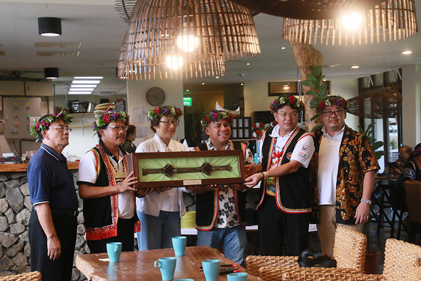 砂勞越原住民參訪臺東！分享南島美食文化促進情誼 饒慶鈴接待盼雙方更多交流 ...