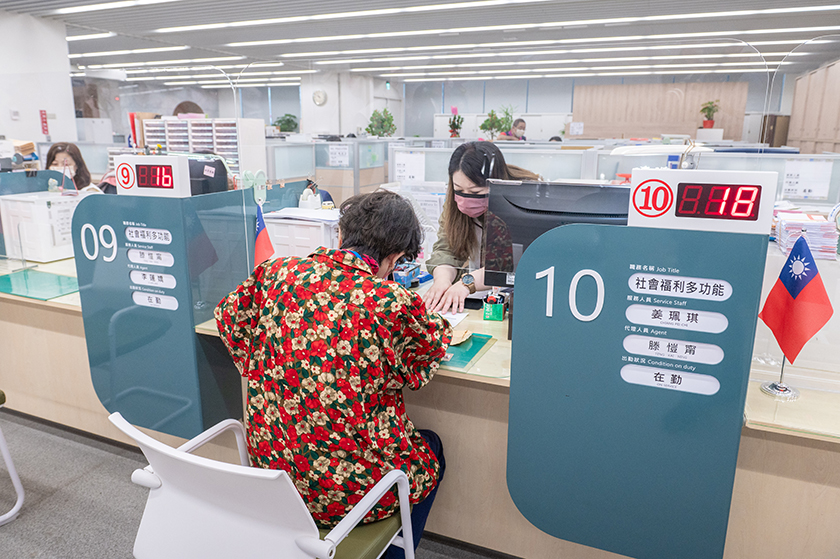 楊梅區公所行政大樓正式啟用 提供在地鄉親更舒適的洽公環境 ... ...