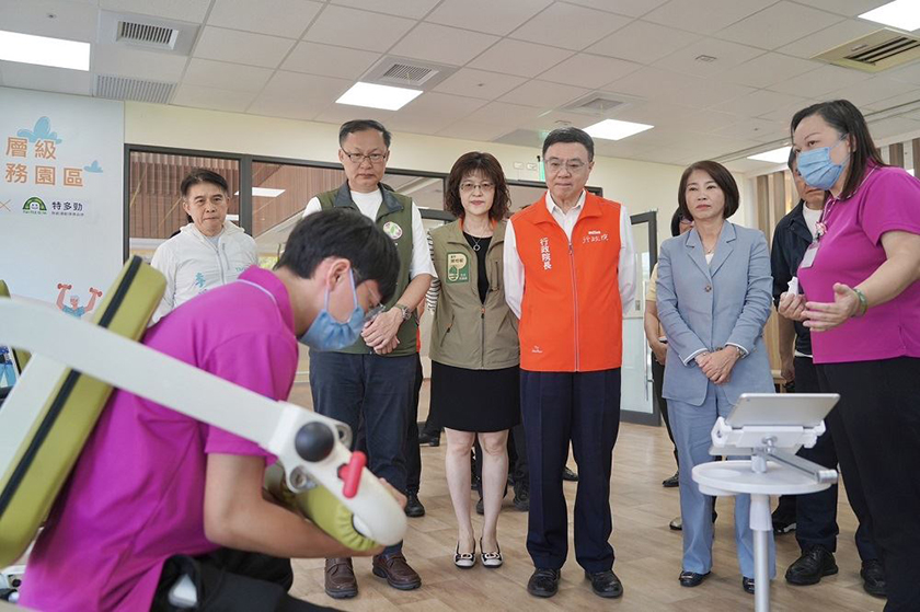 屏東打造全國首座失智照顧教學示範園區 卓揆視察讚「全台典範」_AI主播「大健康新聞」 ...