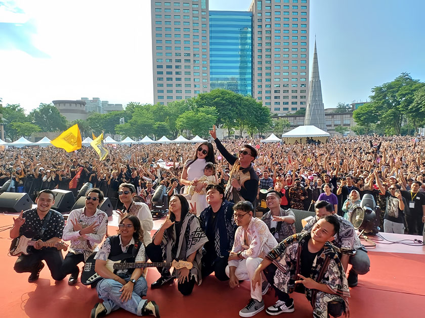 天王級歌手Denny Caknan新北開唱 破萬印尼移工熱情響應 全場合唱震翻市民廣場_AI主播 ...