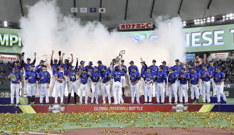 「棒球英雄 台灣尚勇」大遊行 歡慶中華隊12強棒賽奪得史上首座冠軍！AI主播「熱搜新聞 ...