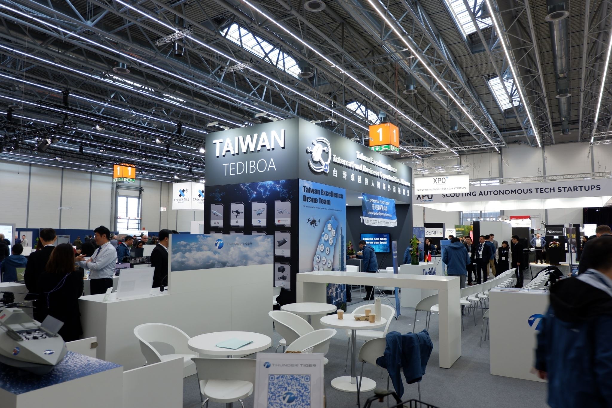 翁章梁與臺灣卓越無人機海外商機聯盟 率無人機業者赴德XPONENTIAL無人載具展 ...