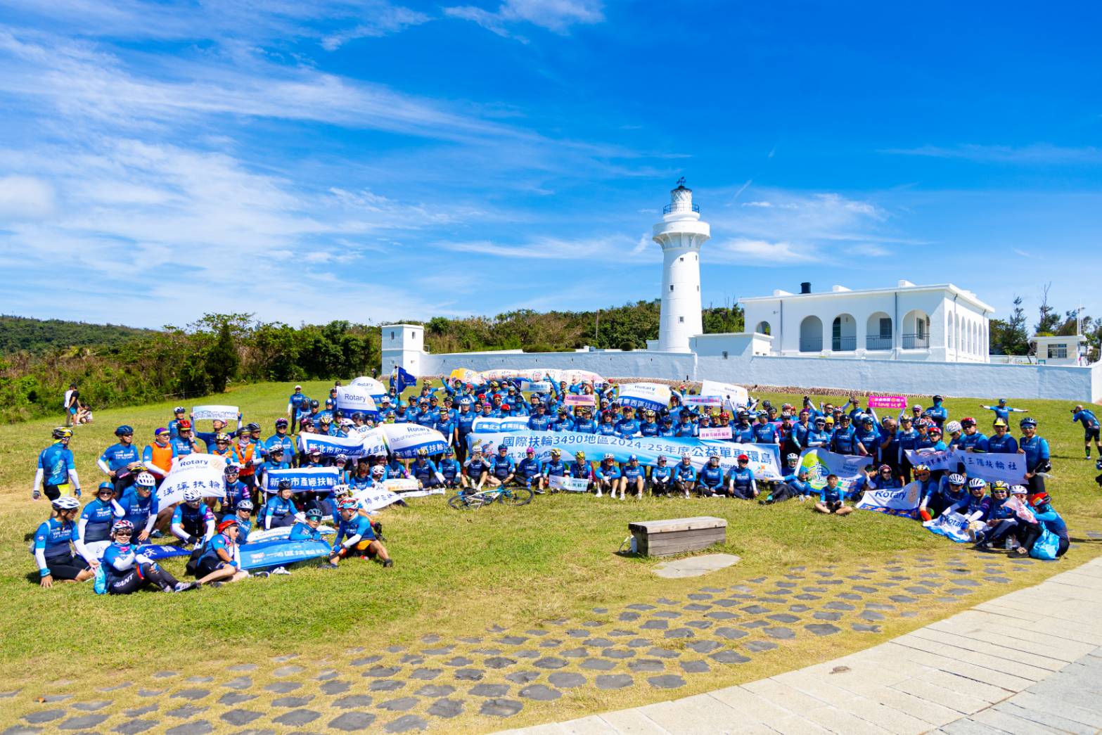 騎單車環島兼做公益 國際扶輪3490地區再捐輔具