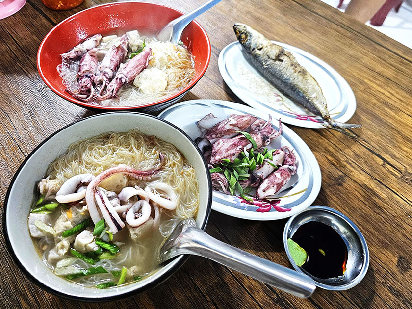 暢遊鼻頭漁港：登山望海，品味新鮮海鮮