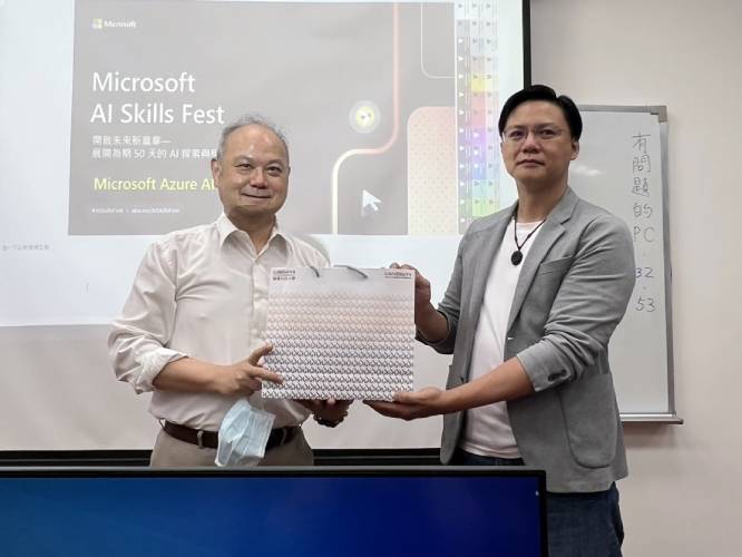龍華科大攜手台灣微軟、全域科技  校長領軍190位教職員通過微軟AI認證 ...