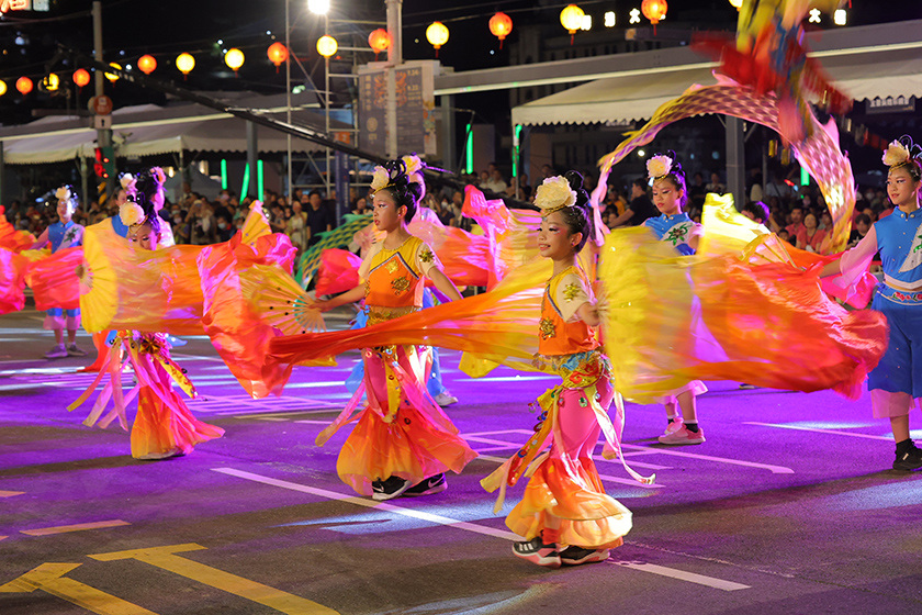 乙巳鷄籠中元祭放水燈遊行登場 基隆文化綻放國際光彩