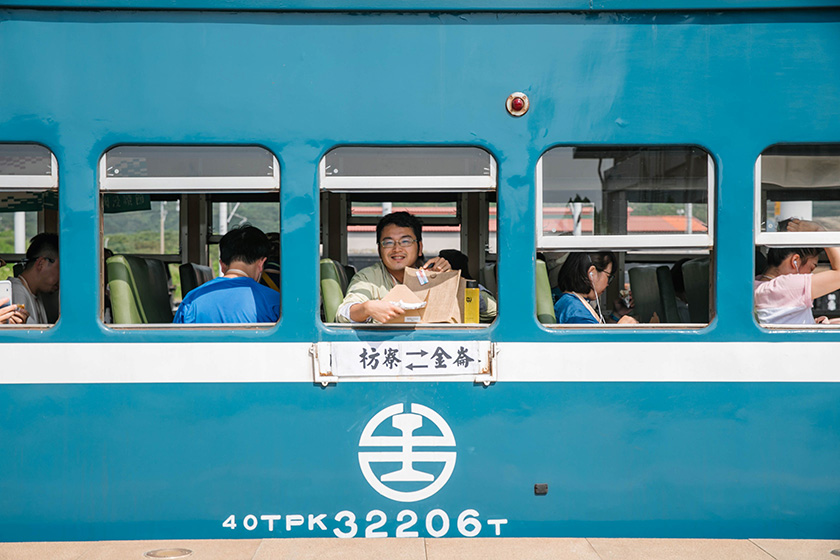 南國漫讀節藍皮列車啟售 文學藝術伴旅人漫遊山海鐵道