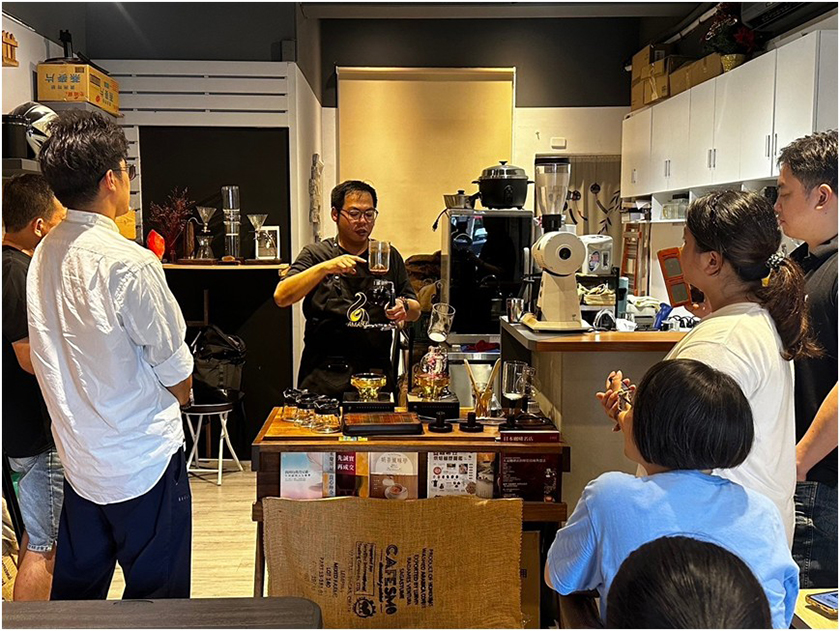 AMARE阿曼蕾咖啡烘焙館 在台北東湖 用直火與職人精神打造最純粹的精品咖啡 ... ...